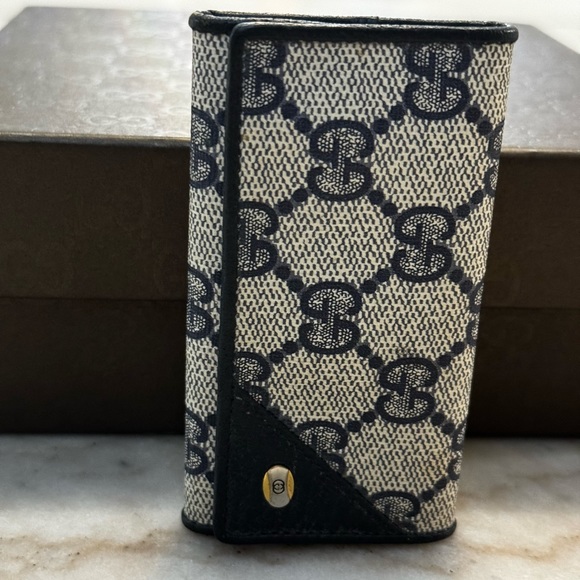 Vintage Monogram Gucci Key Holder (missing key attachment) - Picture 3 of 16